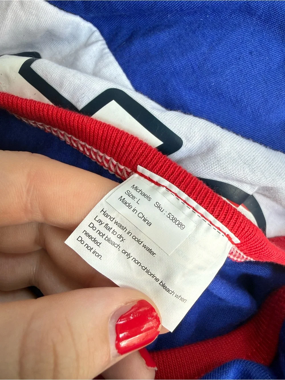 Michaels USA Blue Red & White Patriotic Dog T-Shirt, size Large